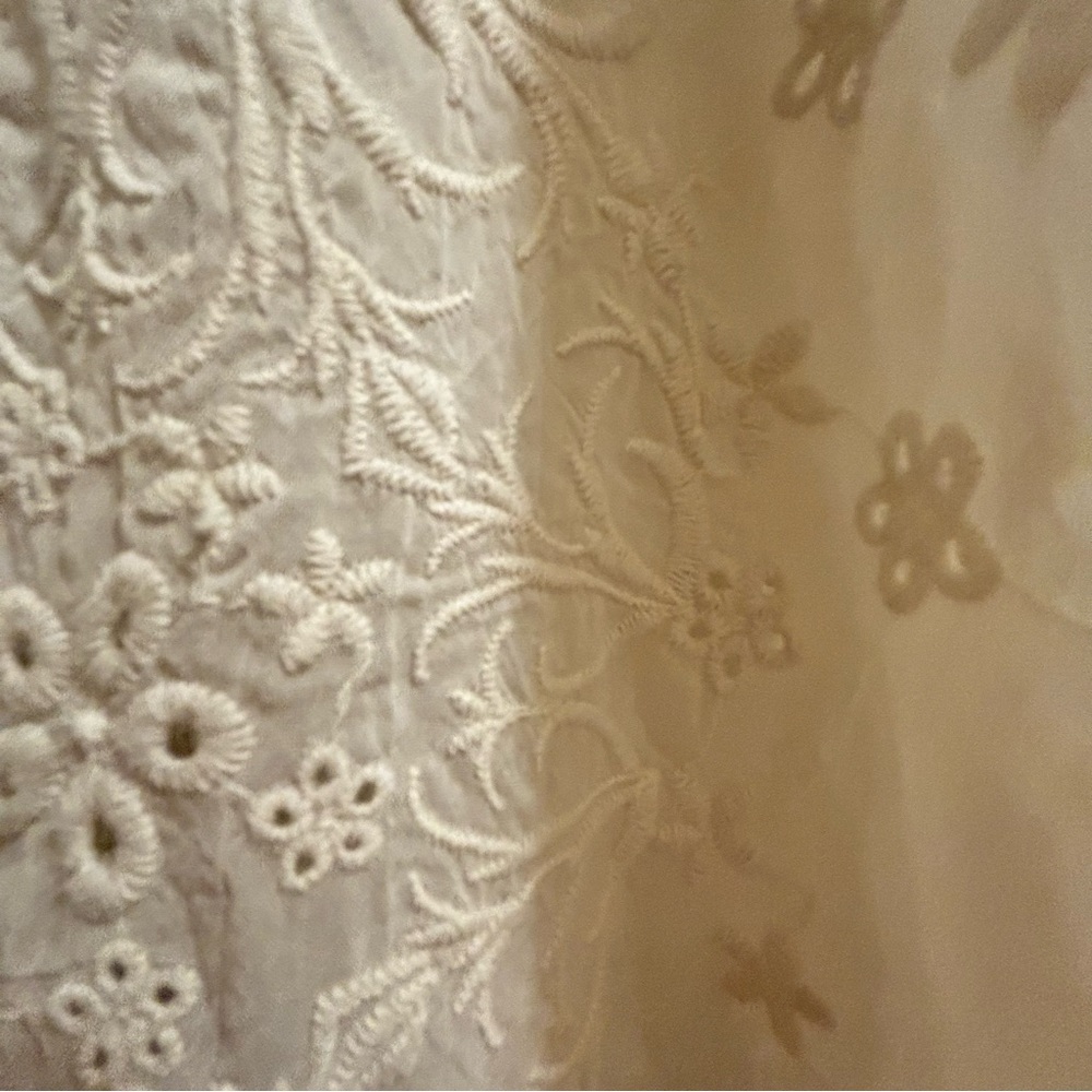 Johnny Was Los Angeles Embroidered Cream Lightweight Boho Top size XL - Picture 3 of 5